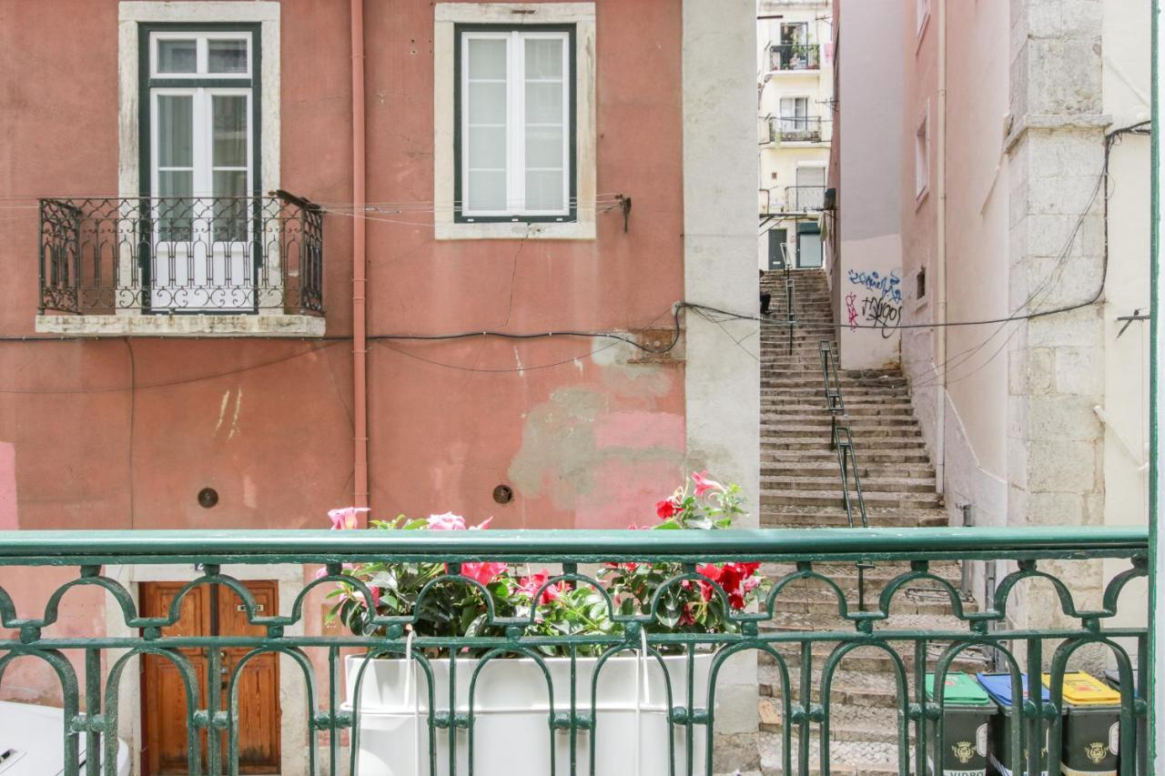 Golden Cage Chiado - Charm Historic And Cozy Apartment ลิสบอน ภายนอก รูปภาพ