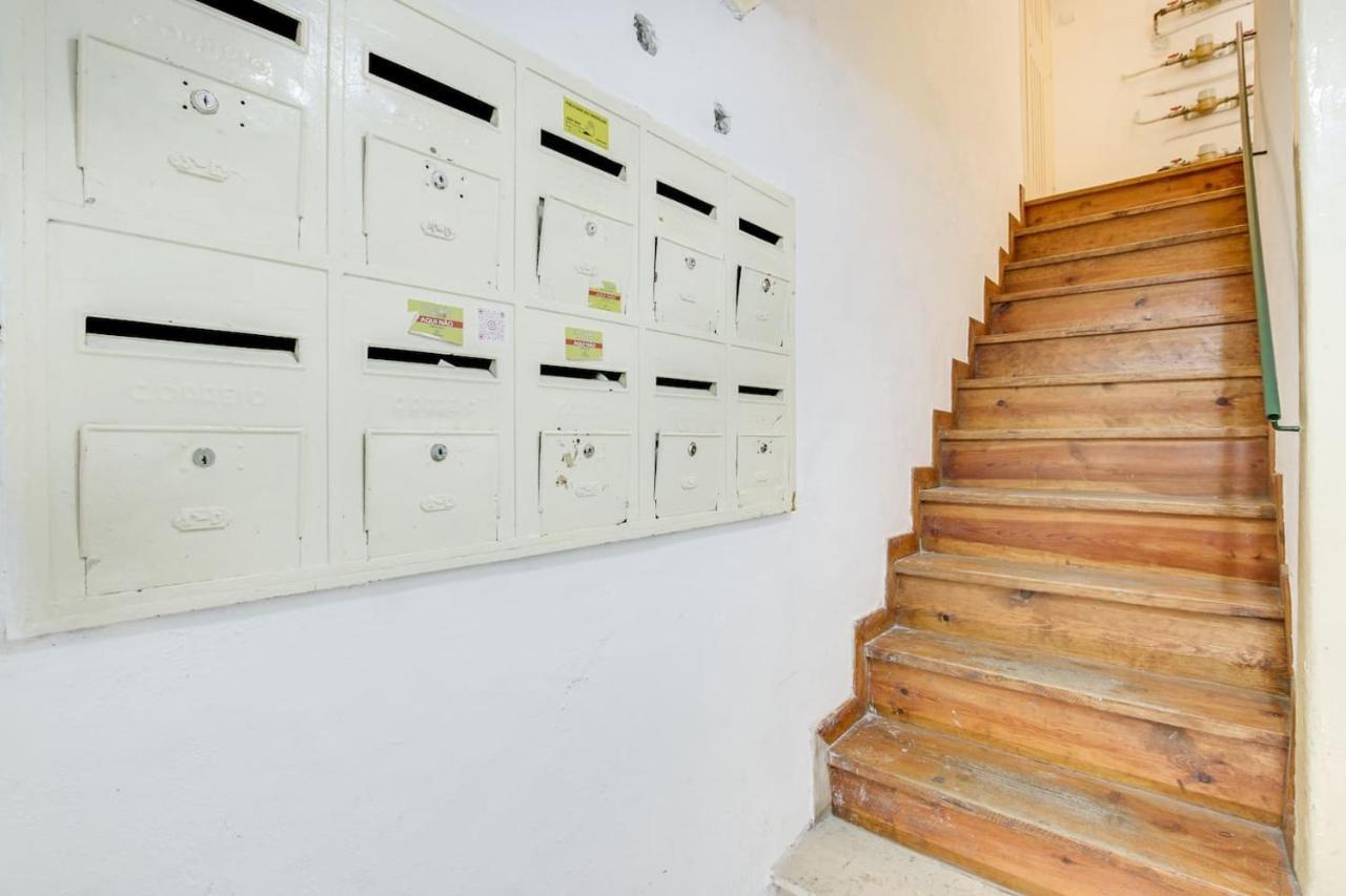 Golden Cage Chiado - Charm Historic And Cozy Apartment ลิสบอน ภายนอก รูปภาพ