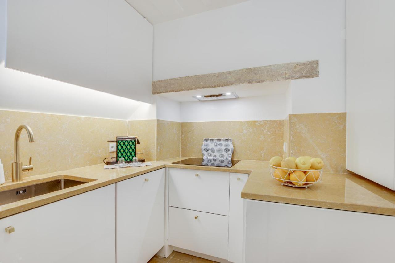 Golden Cage Chiado - Charm Historic And Cozy Apartment ลิสบอน ภายนอก รูปภาพ