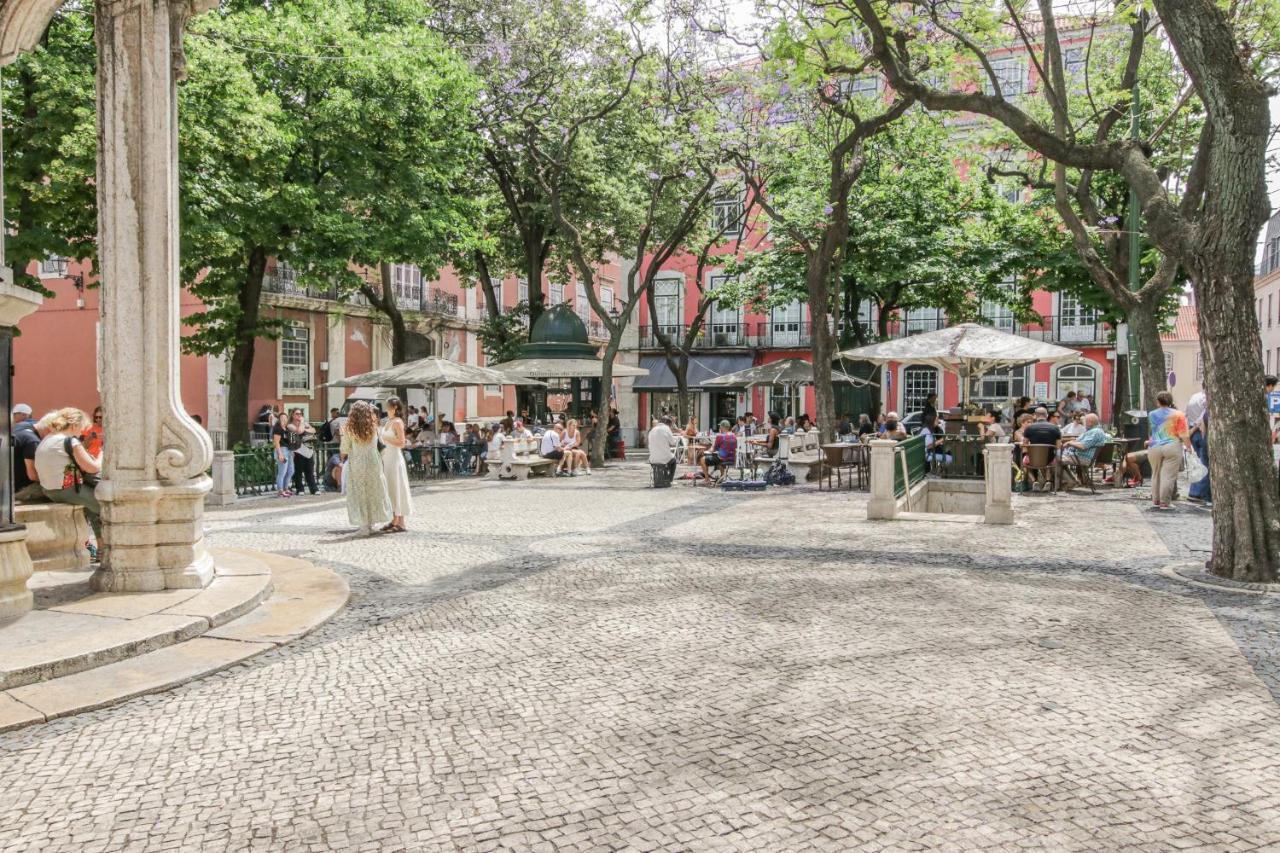 Golden Cage Chiado - Charm Historic And Cozy Apartment ลิสบอน ภายนอก รูปภาพ