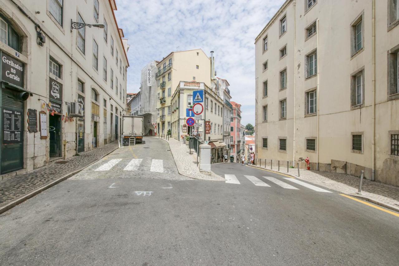 Golden Cage Chiado - Charm Historic And Cozy Apartment ลิสบอน ภายนอก รูปภาพ