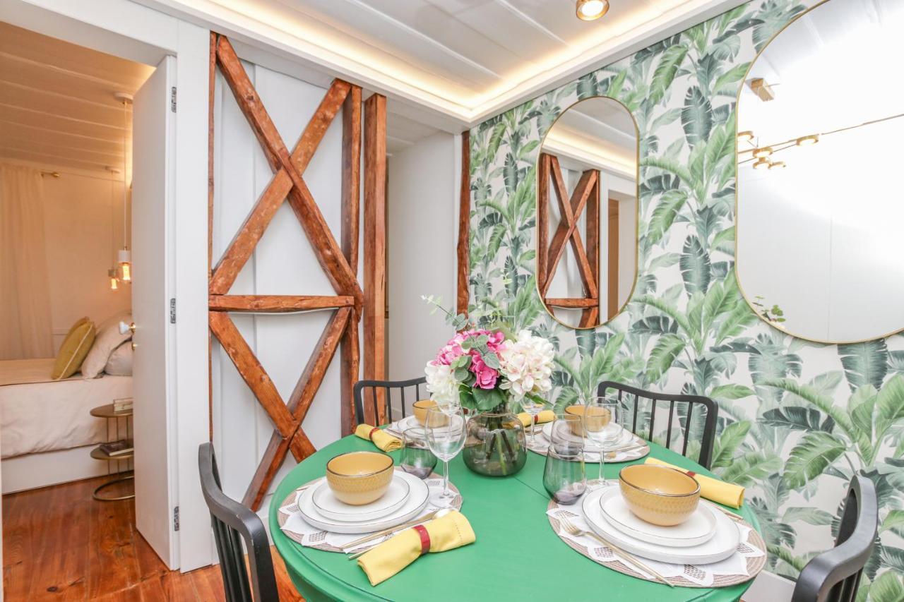 Golden Cage Chiado - Charm Historic And Cozy Apartment ลิสบอน ภายนอก รูปภาพ