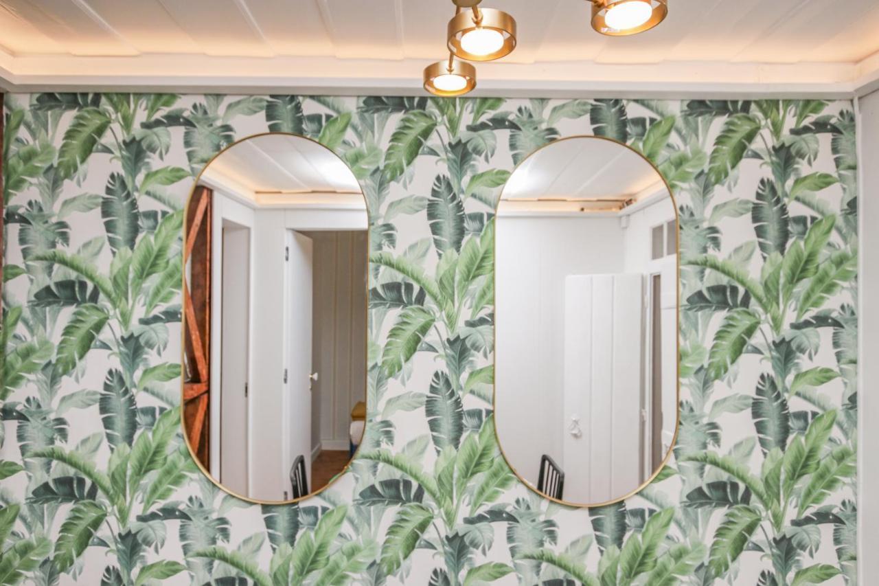 Golden Cage Chiado - Charm Historic And Cozy Apartment ลิสบอน ภายนอก รูปภาพ