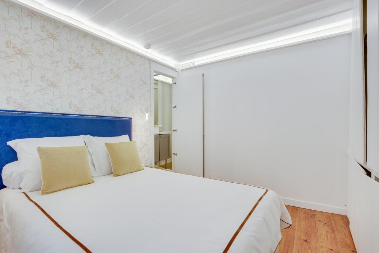 Golden Cage Chiado - Charm Historic And Cozy Apartment ลิสบอน ภายนอก รูปภาพ